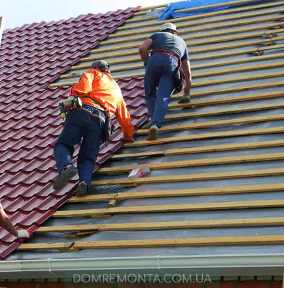 Монтаж кровли из металлочерепицы