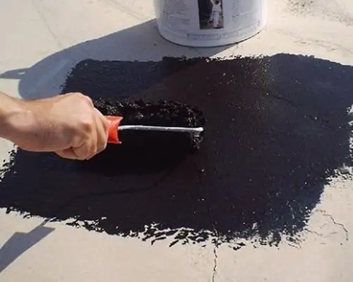 чем замазать щель
